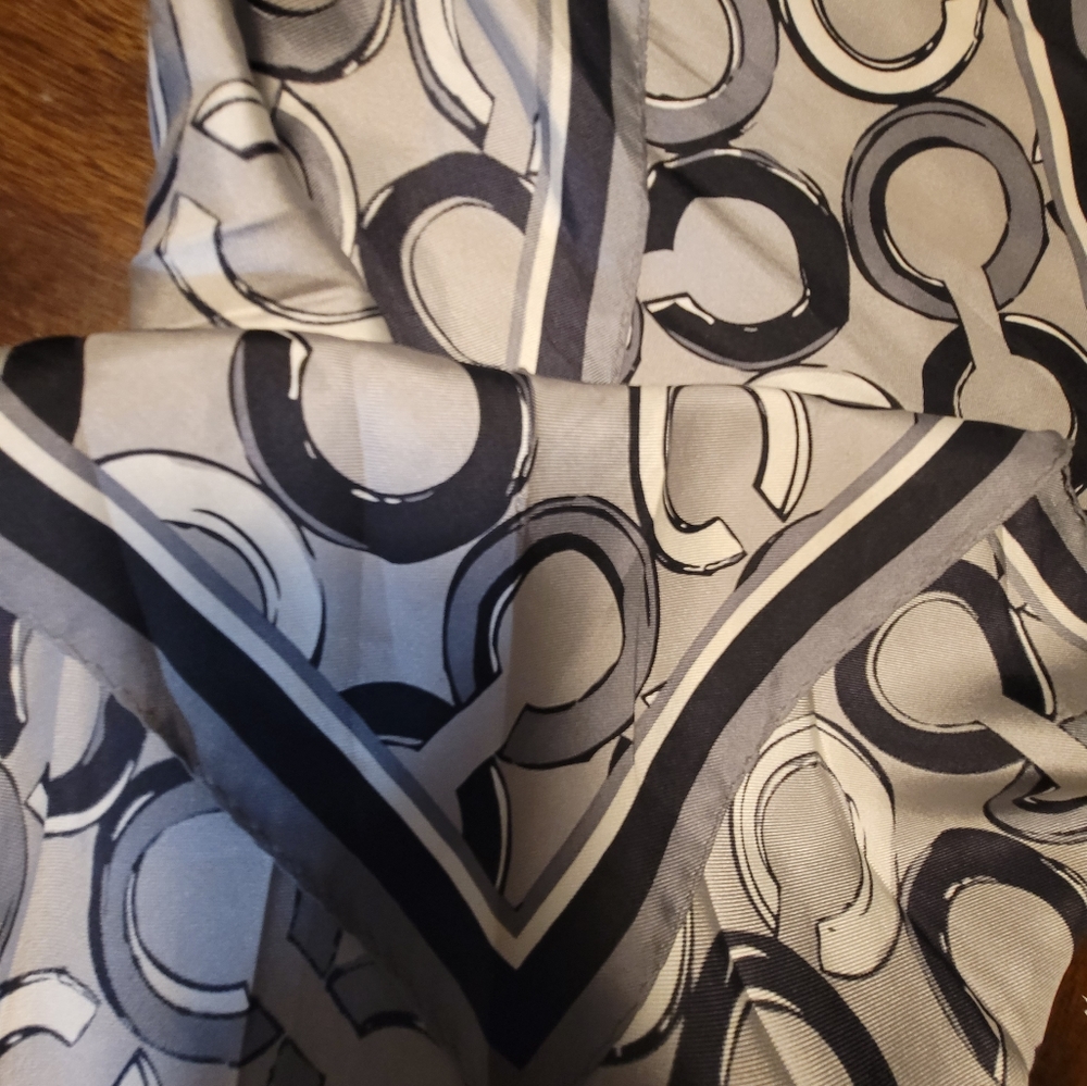 Coach silk scarf - Picture 5 of 8